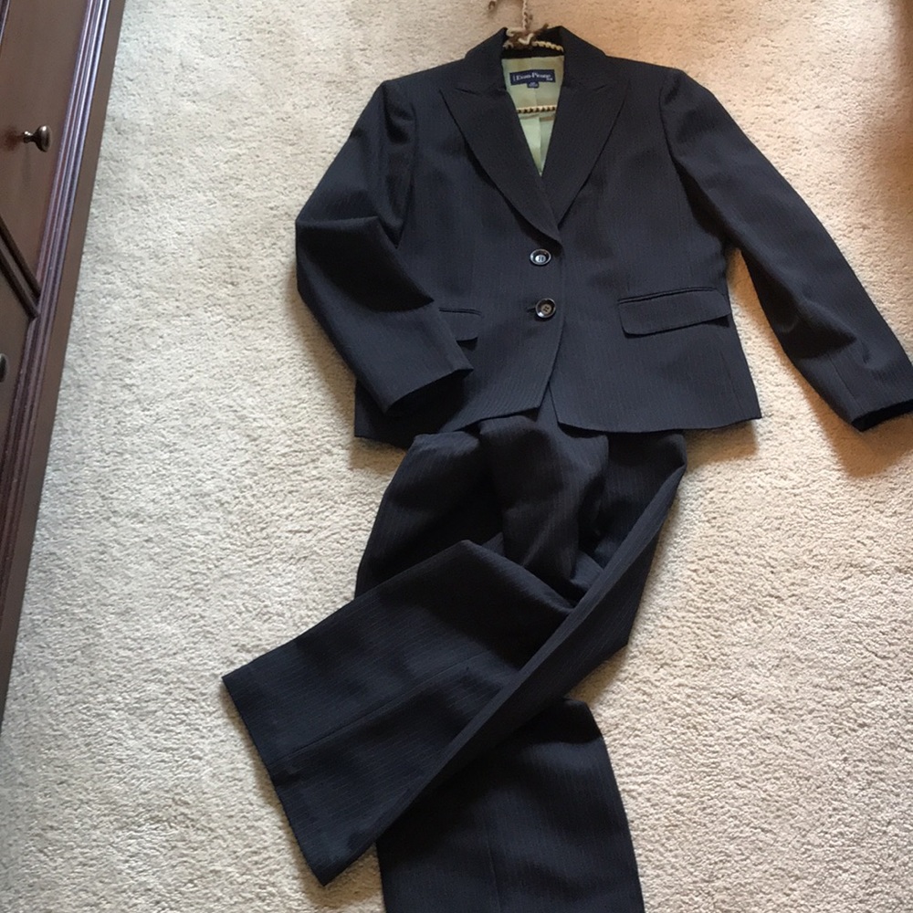 Evan Picone women’s pant suit- worn once!